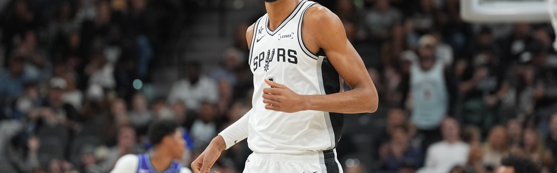 开云体育APP-文班亚马谈被逆转：我们已经找出了问题所在 正在调整心态