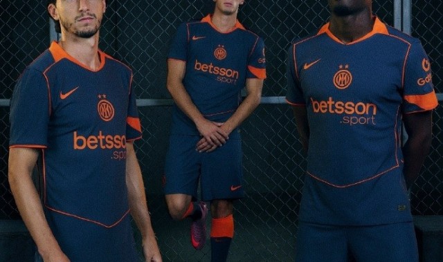 连接过去与未来，国米第三球衣正式发布：灰+橙 致敬Total 90时代